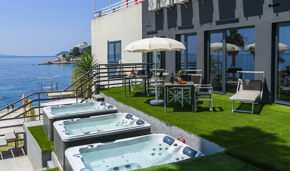 Via Mare Luxury Rooms 19/21