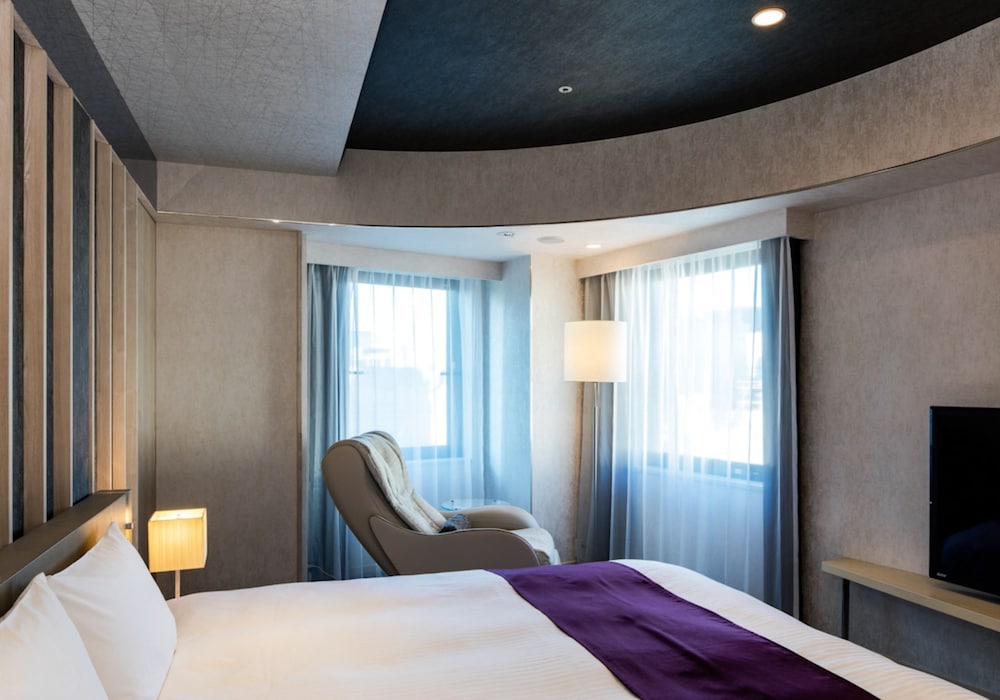 Daiwa Roynet Hotel Ginza Premier 33/64
