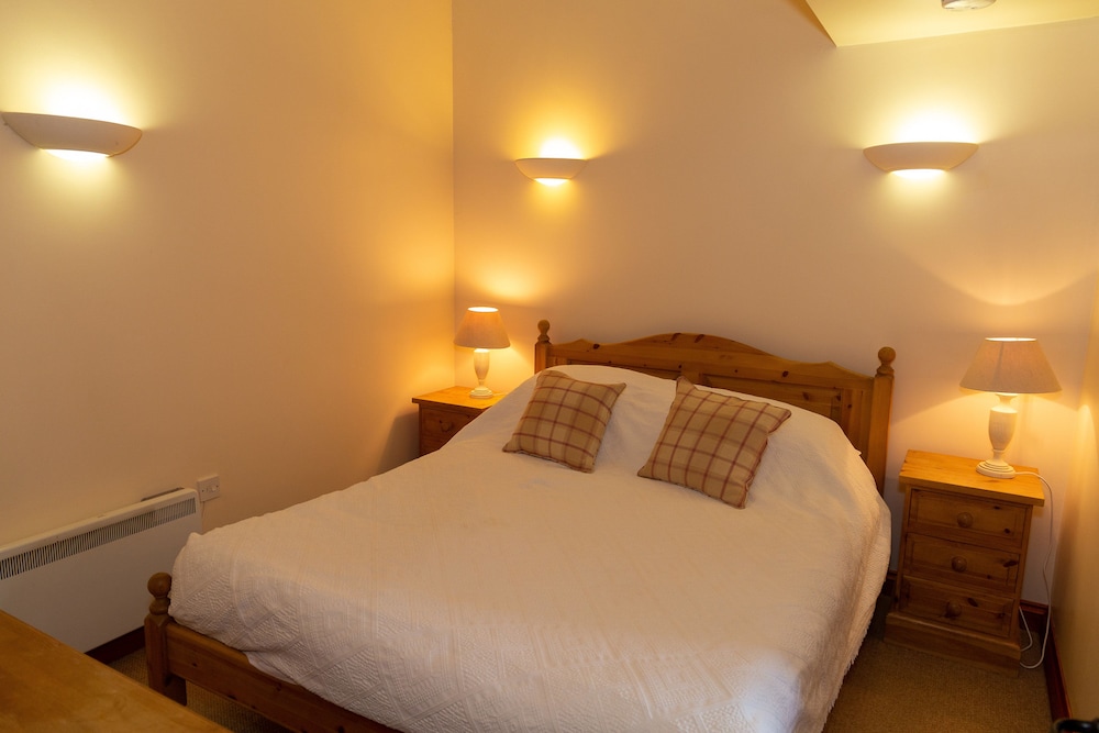 Church Farm Lodge 16/50