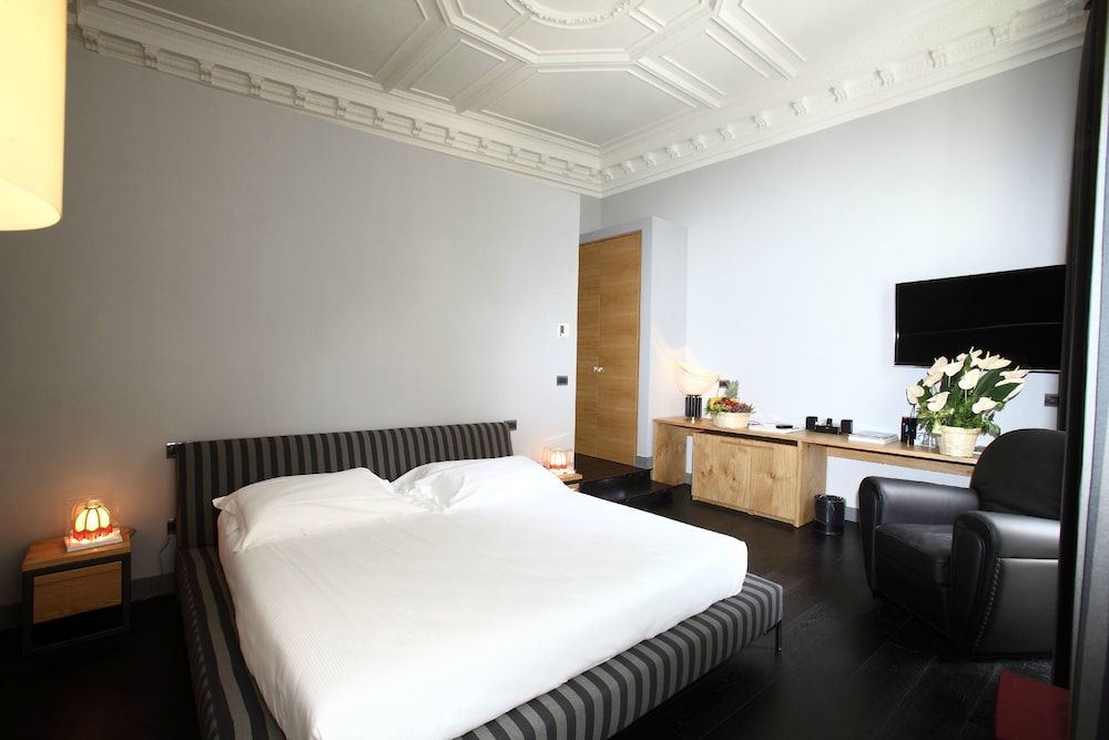 SUITE ART NAVONA 10/59