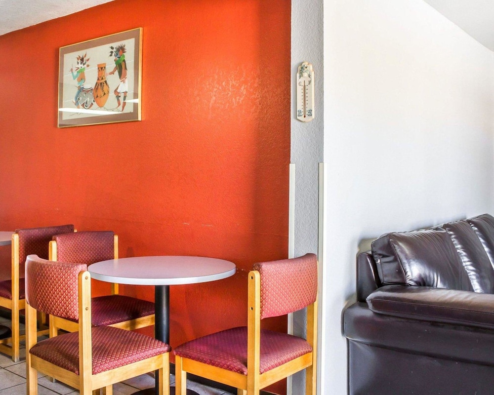 Rodeway Inn Winslow I-40 27/36