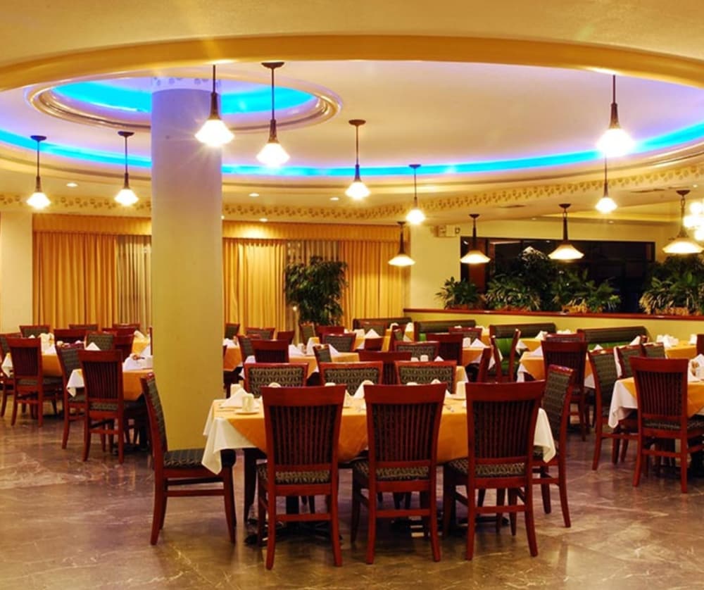Royal Garden Reynosa 22/32