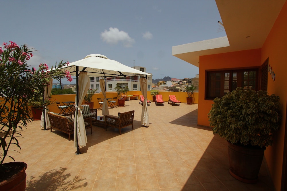 Kiras Boutique Hotel 66/71