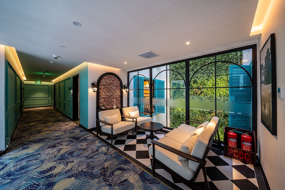 Potique Hotel 20/48