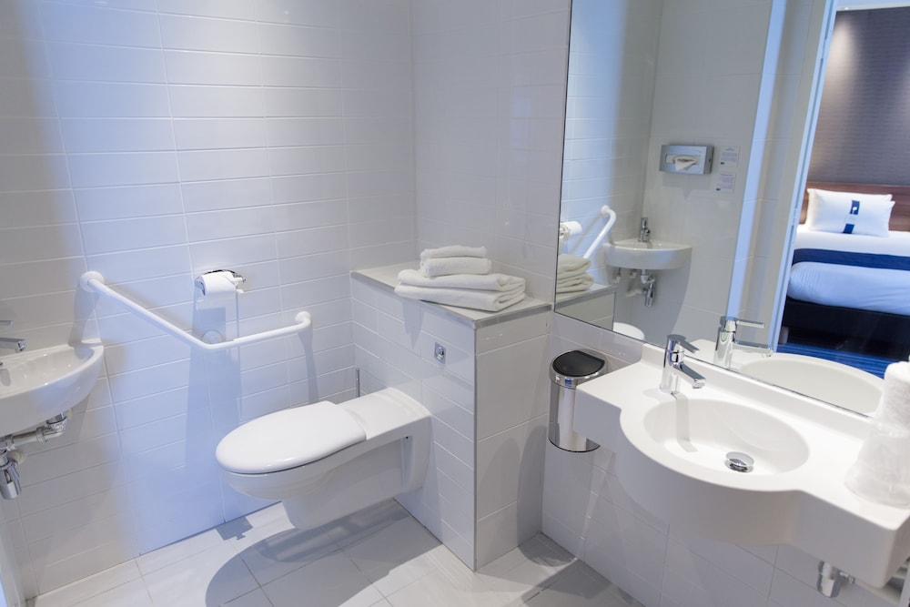 Holiday Inn Express Toulon Est 24/60