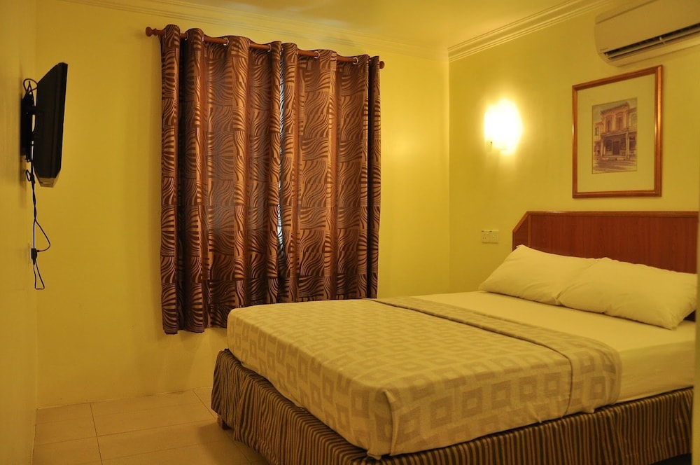 Johan Travellers Lodge 15/42