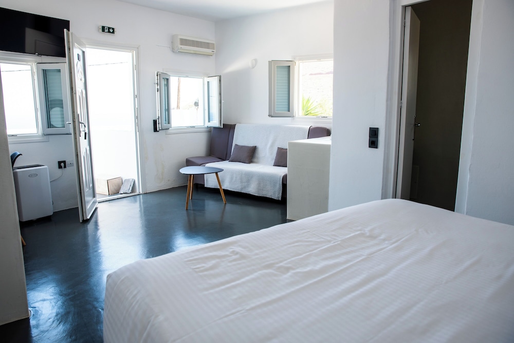 Georgis Apartments 13/50