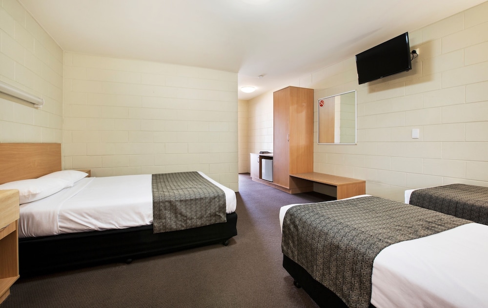 Dalrymple Hotel 21/67