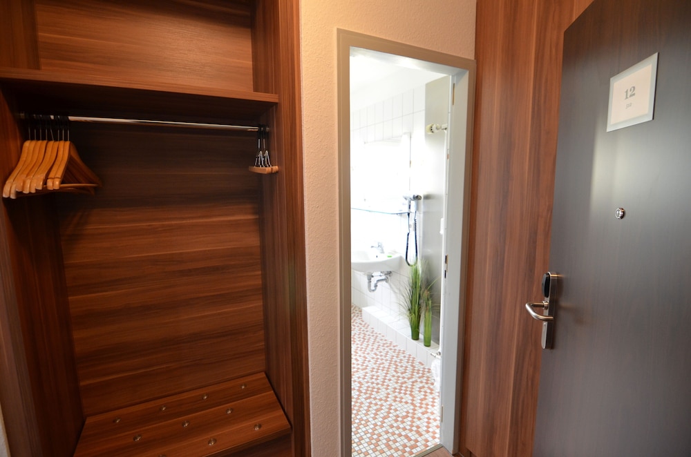 neu heidelberg guesthouse and apartments