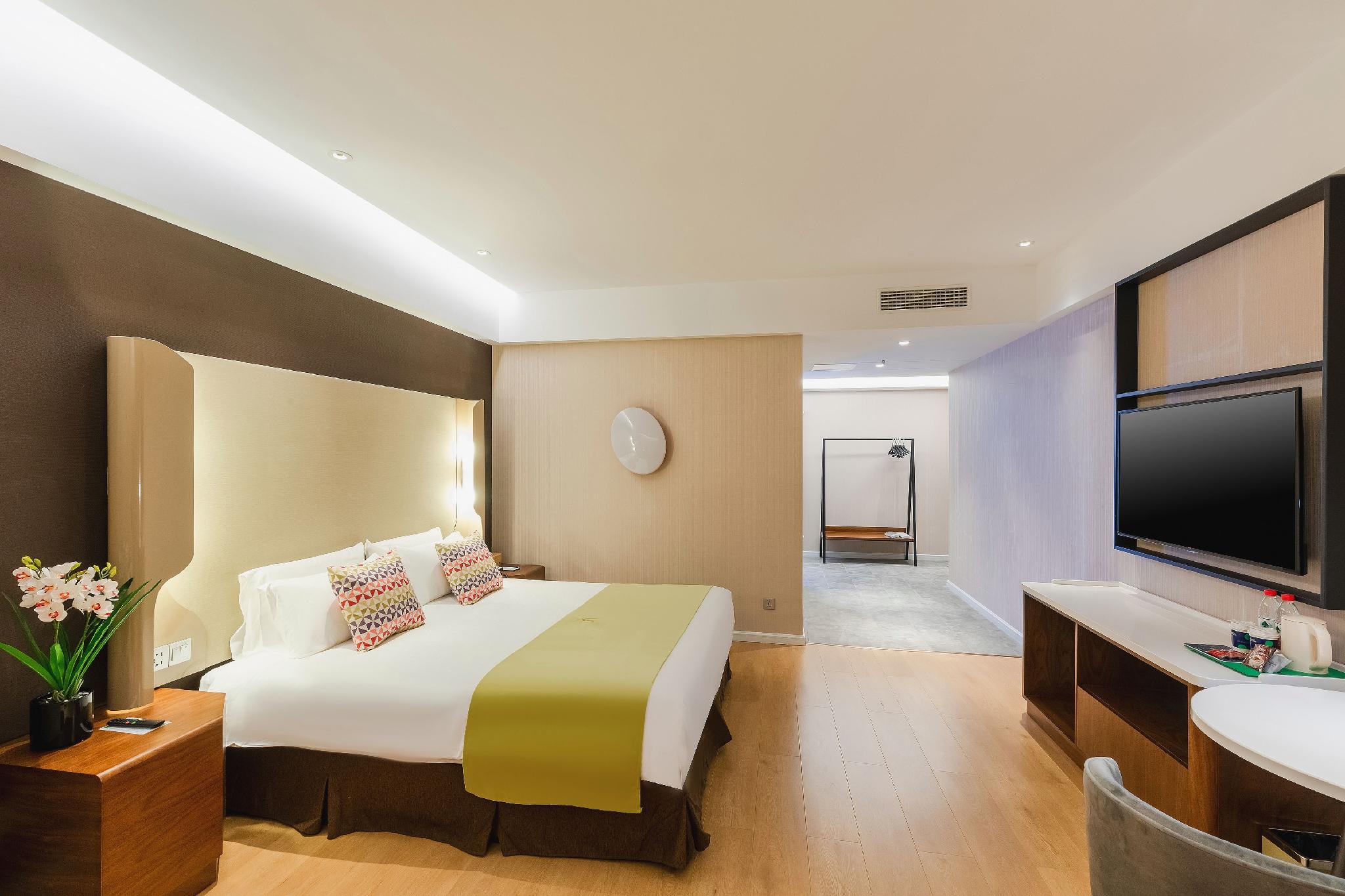 Campanile Hotel at Xining Railway Station 13/46