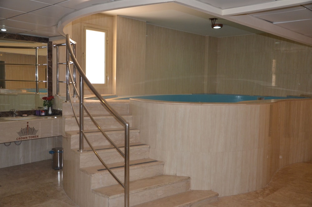 فندق كراون تاور(Crown Tower Hotel) 19/47