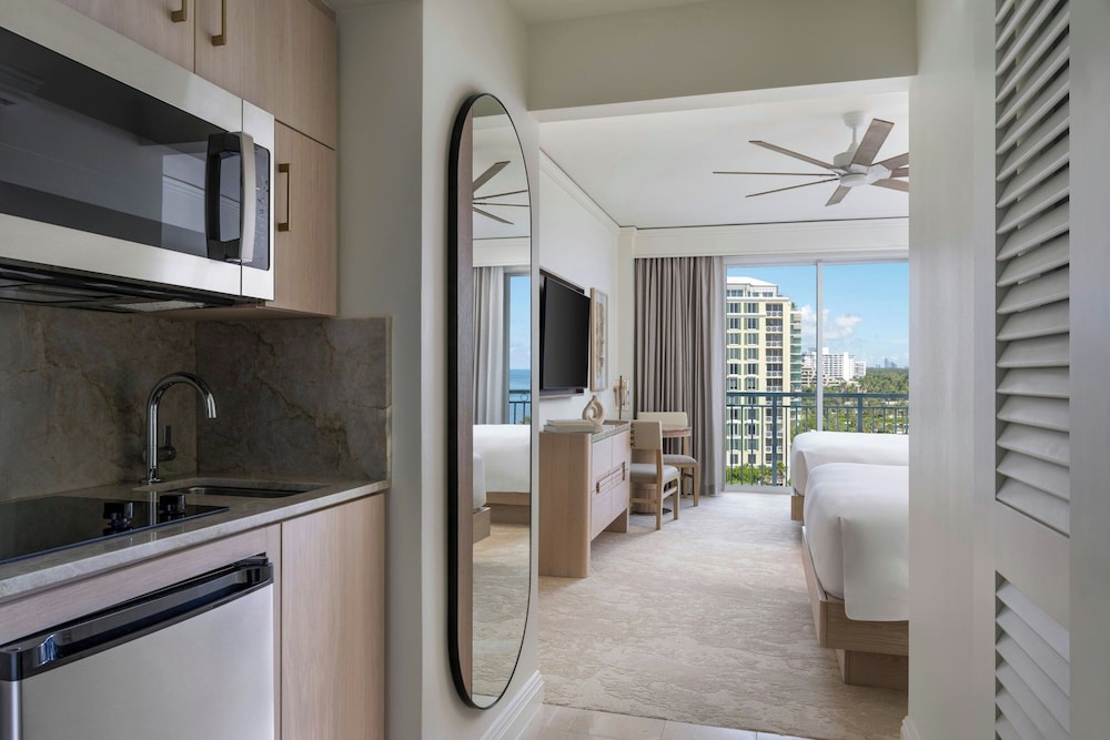 استوديو بسريرين كوين بإطلالة على البحر، The Ritz Carlton Key Biscayne 7/10