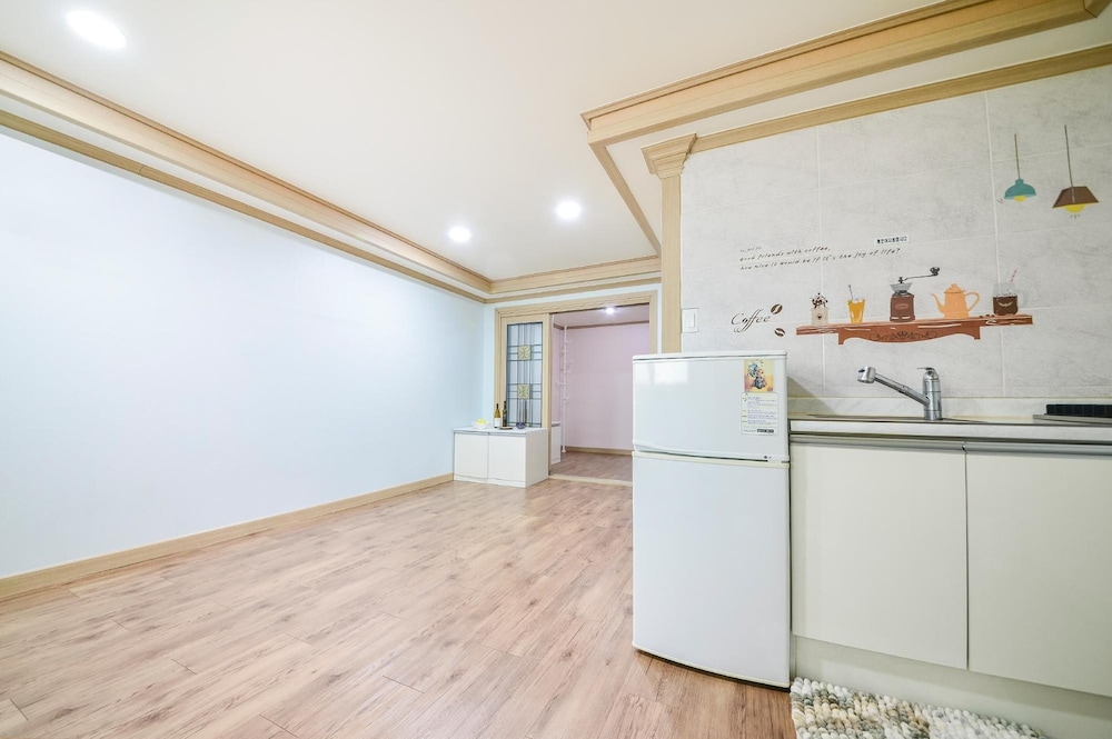 Sokcho Tteurak Pension 7/50