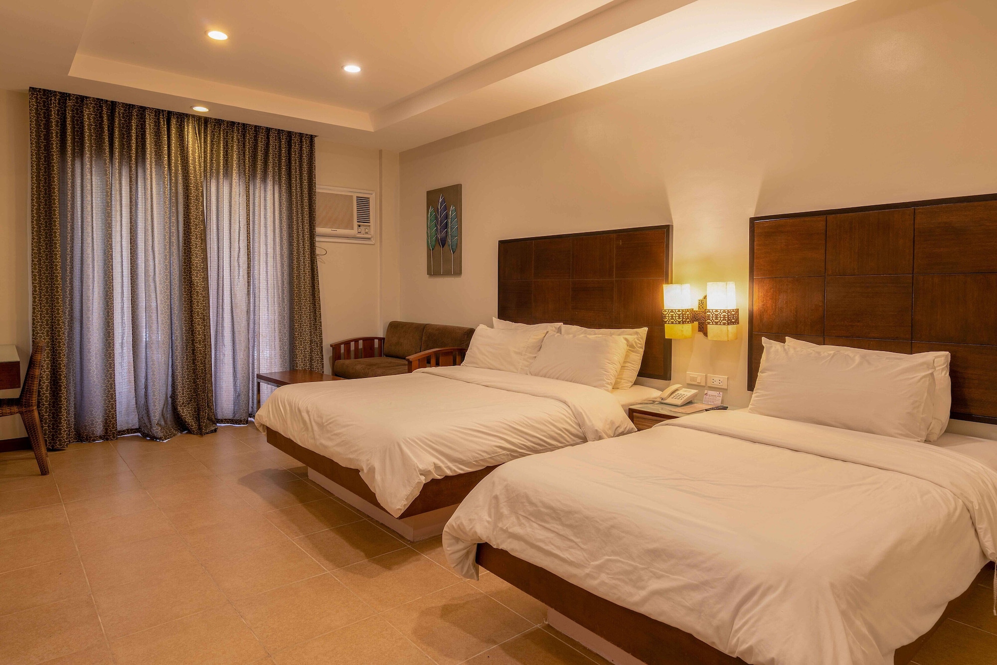 SUPERIOR, TWIN BEDS, POOL VIEW