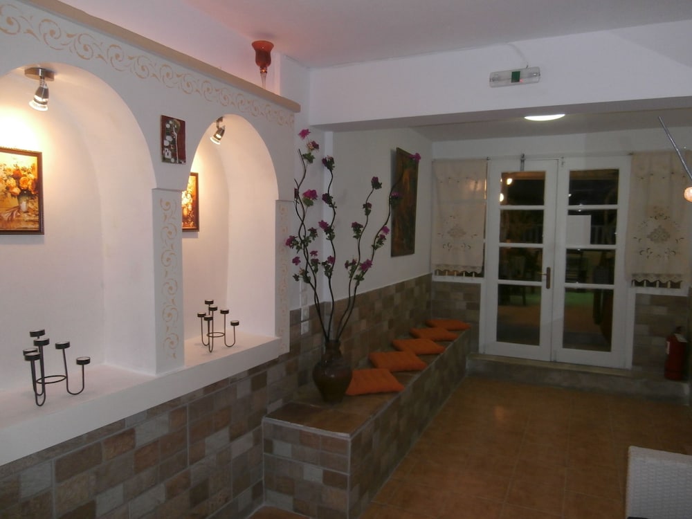 NARKISSOS HOTEL 11/50