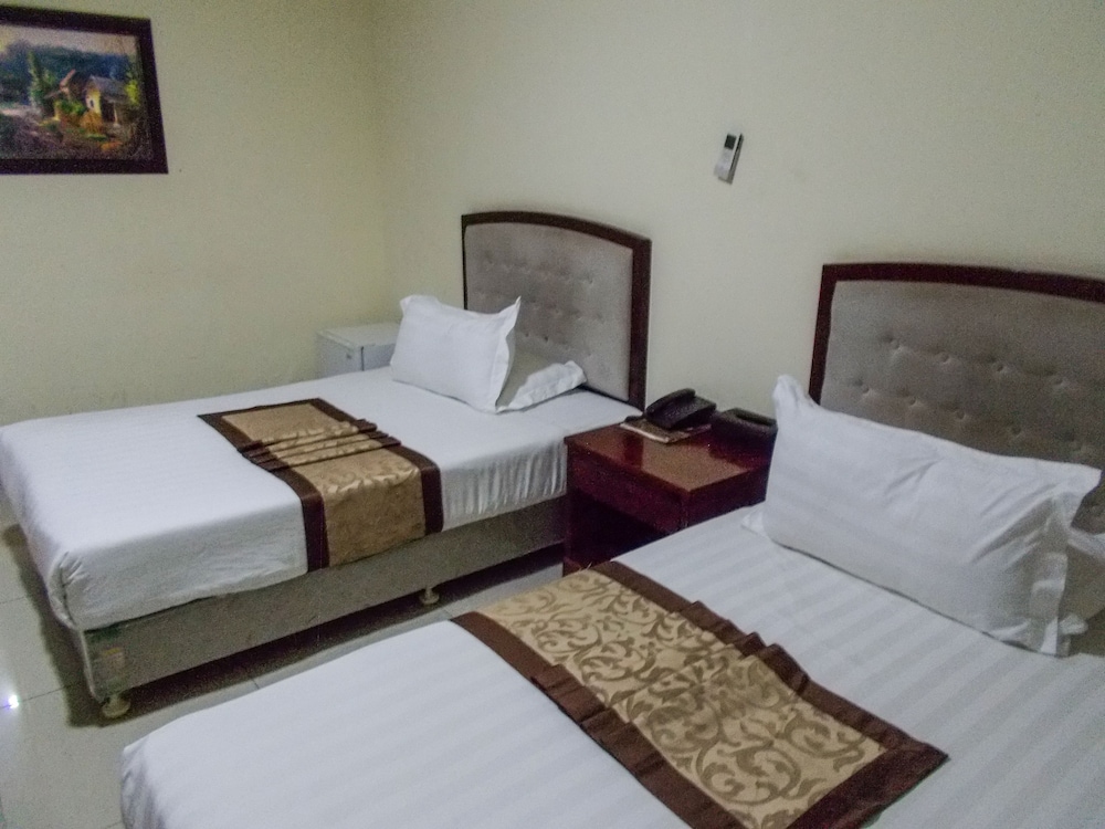 ROOM, TWIN BEDS, GARDEN VIEW