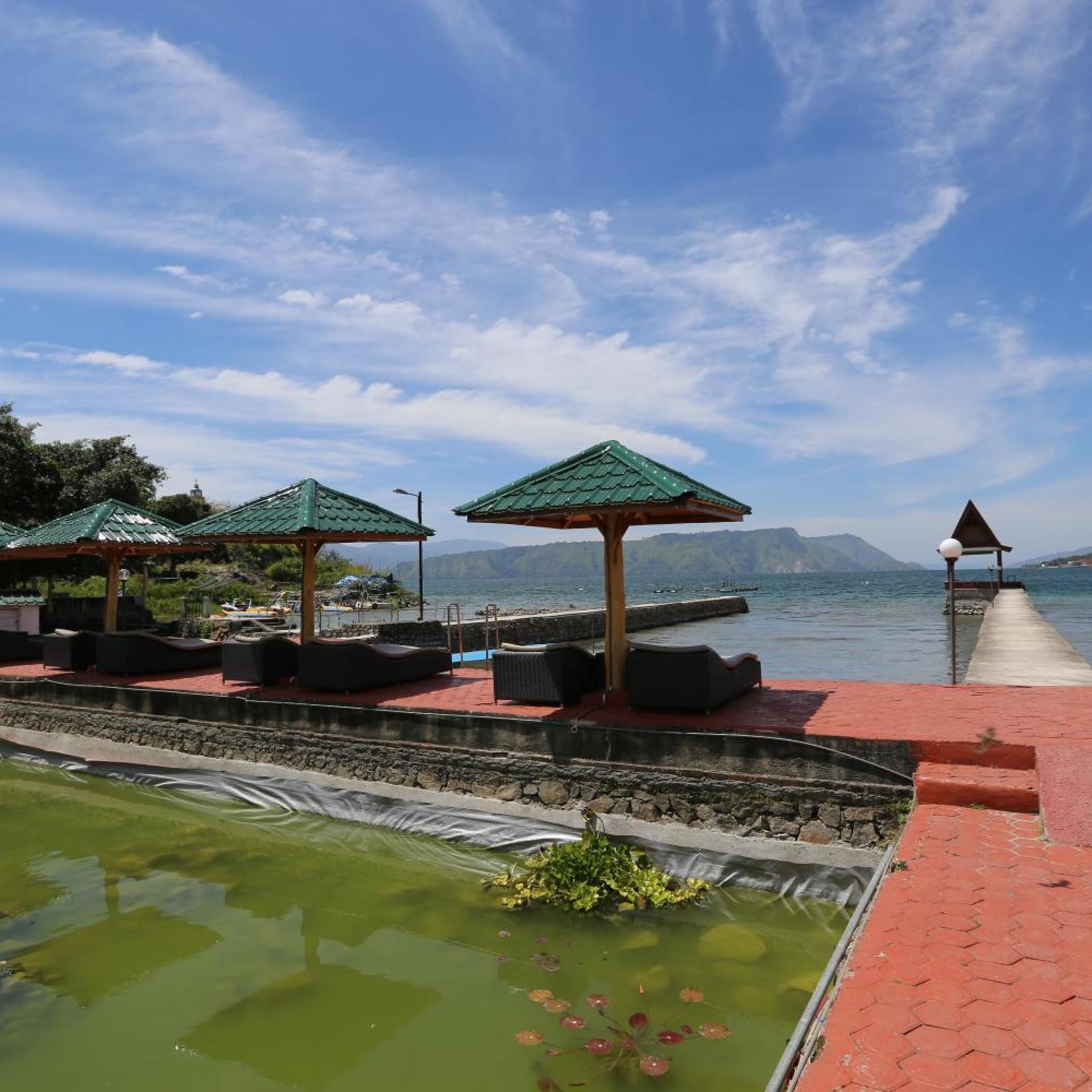 Toba Village Inn 53/59