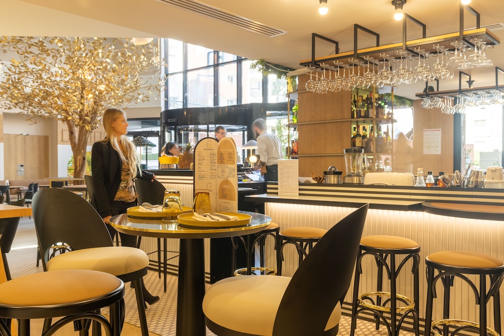 Novotel Paris Suresnes Longchamp 32/48