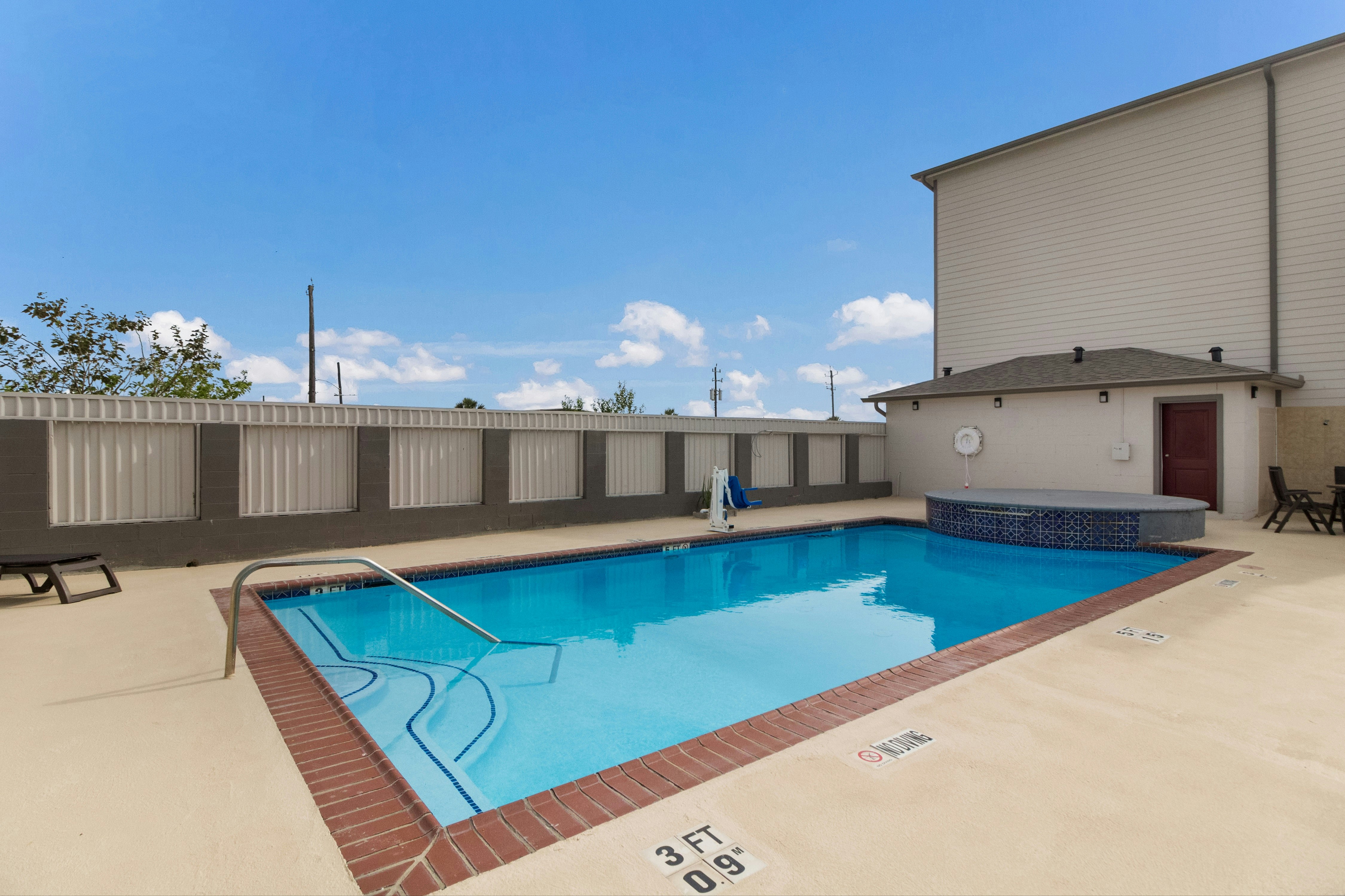 Red Roof PLUS Galveston Beachfront 41/42