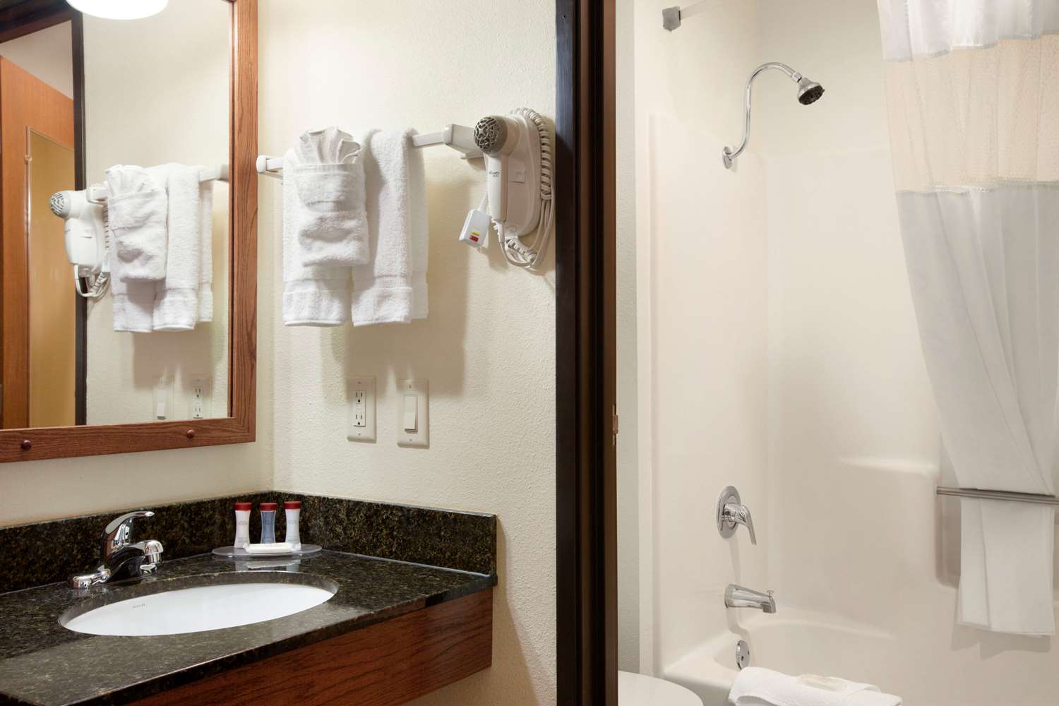 Ramada by Wyndham Wisconsin Dells 11/11
