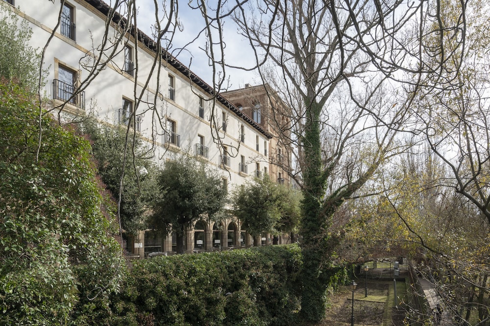 Parador de Leon 33/37
