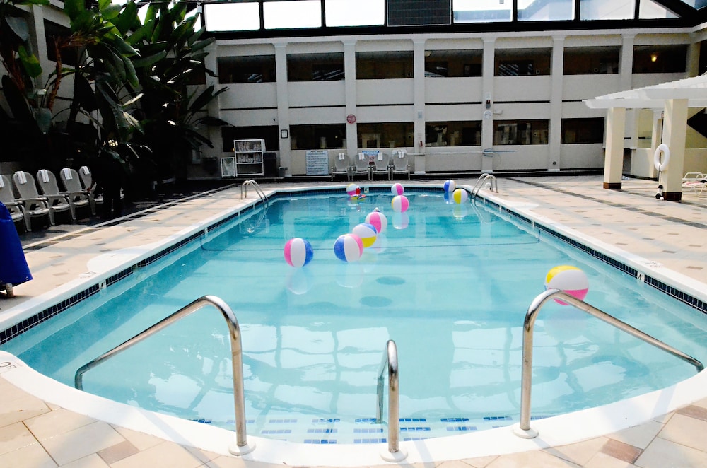 Best Western Plus Milwaukee Airport Hotel & Conference Center 13/39