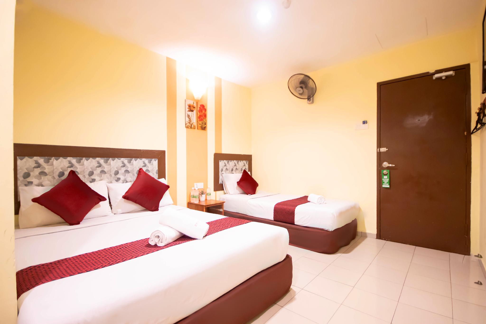Family, Triple, 1 Queen and 1 Single Bed, No Window