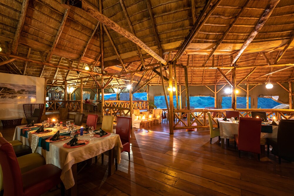 Crater Safari Lodge 28/50