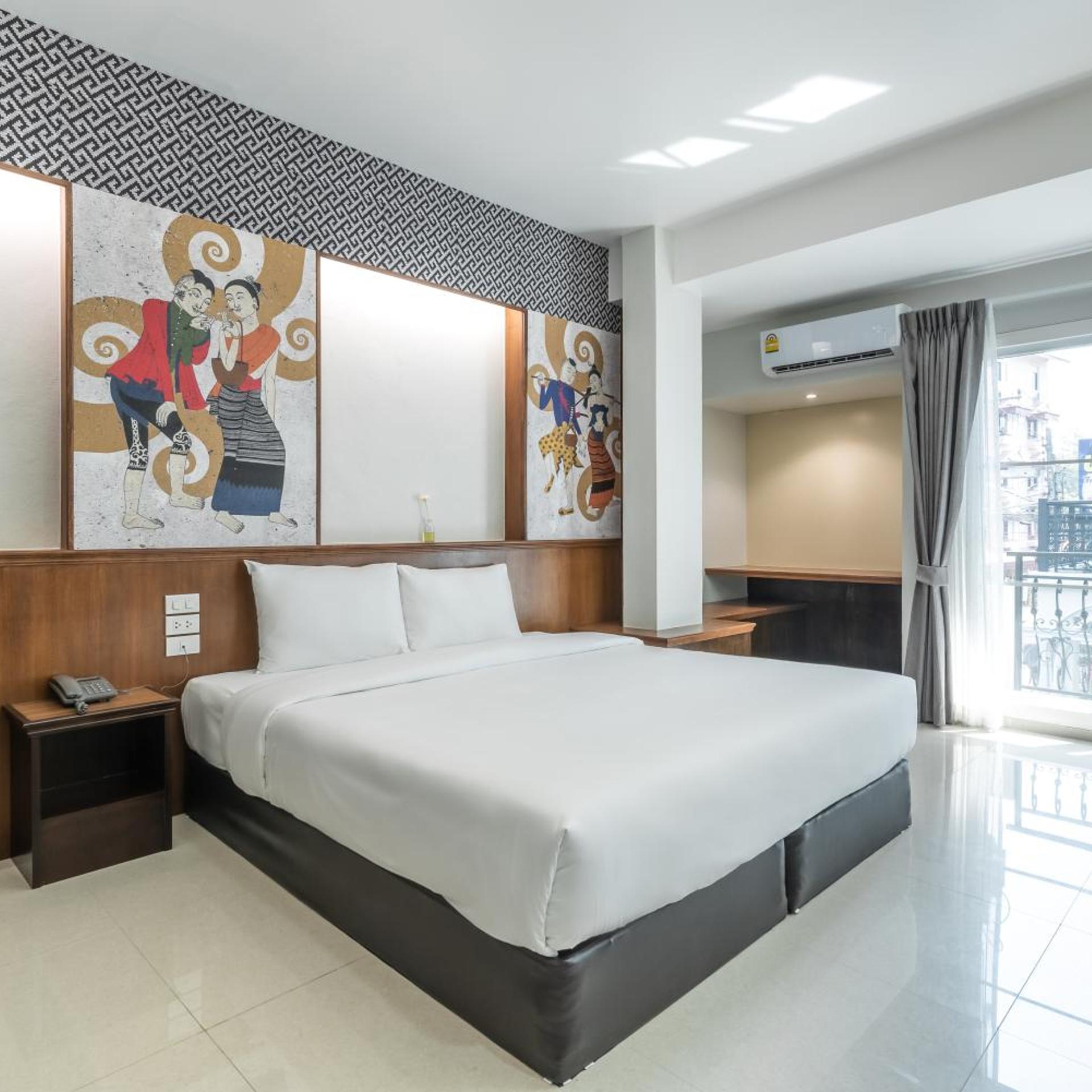 Deluxe, King Bed