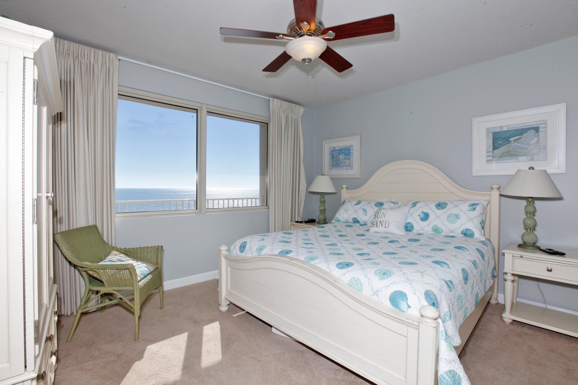 1 BEDROOM, CONDO, BEACH FRONT, 2 BATHROOMS