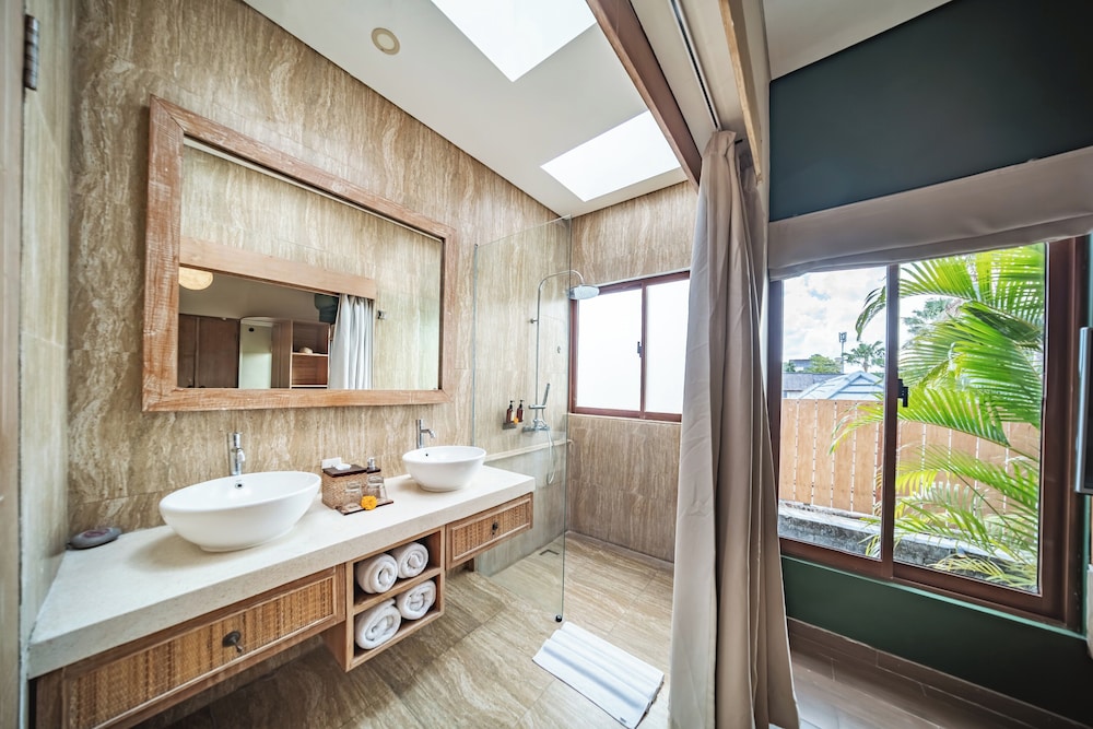 Ini Vie Villa by Ini Vie Hospitality 50/50