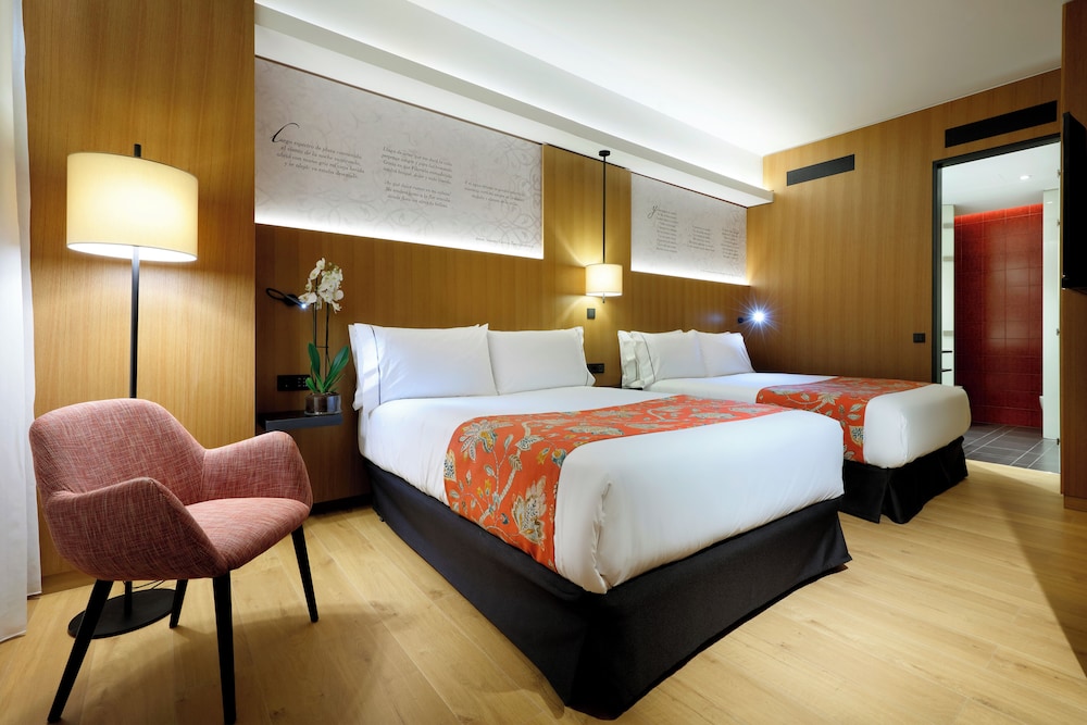 Room, Triple
