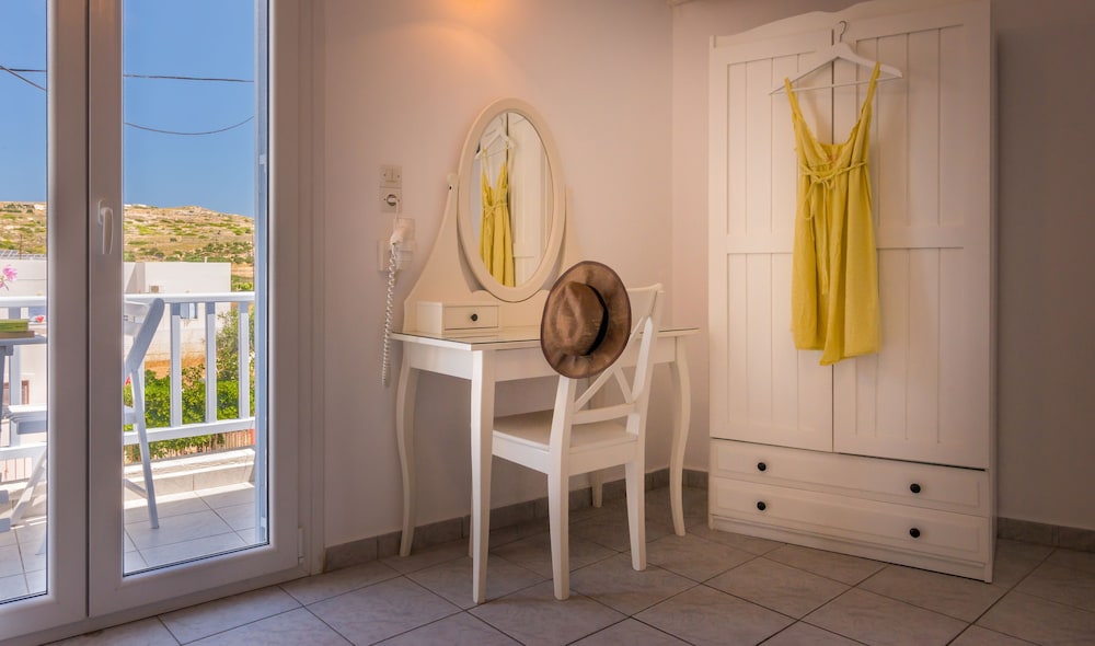 Aeolis Hotel 2/32