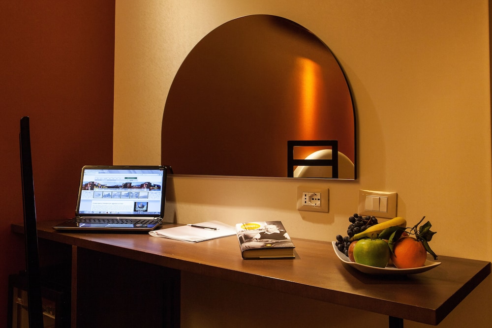 La Villa, Sure Hotel Collection by Best Western 55/76