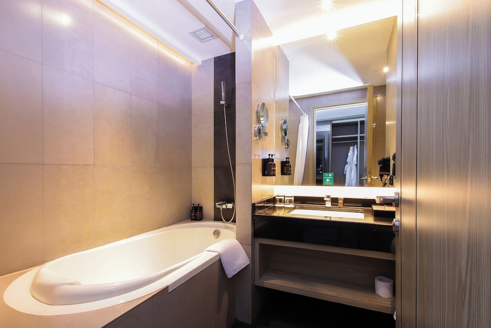 FUGO Hotel Banjarmasin (ex Mercure Banjarmasin) 48/55