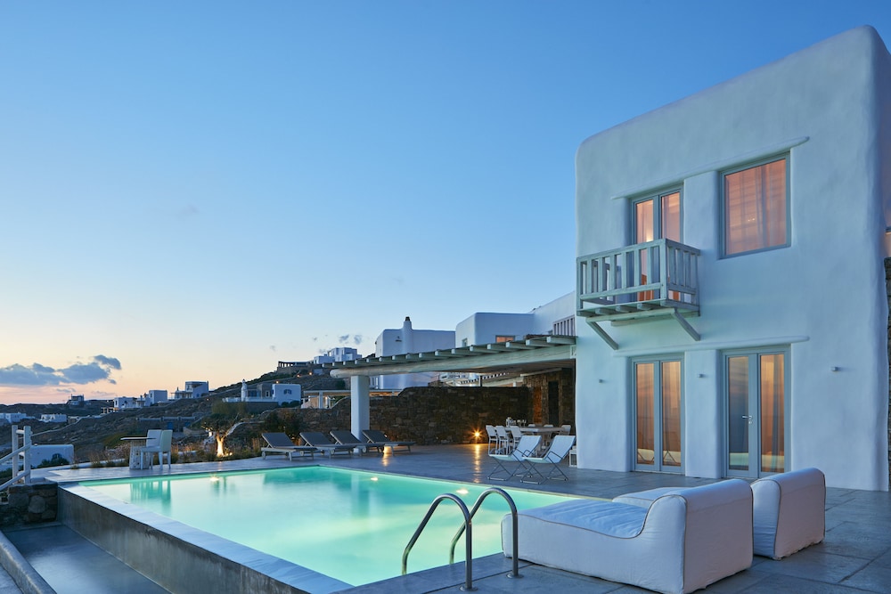 AMMOS VILLAS IN HOULAKIA 33/37