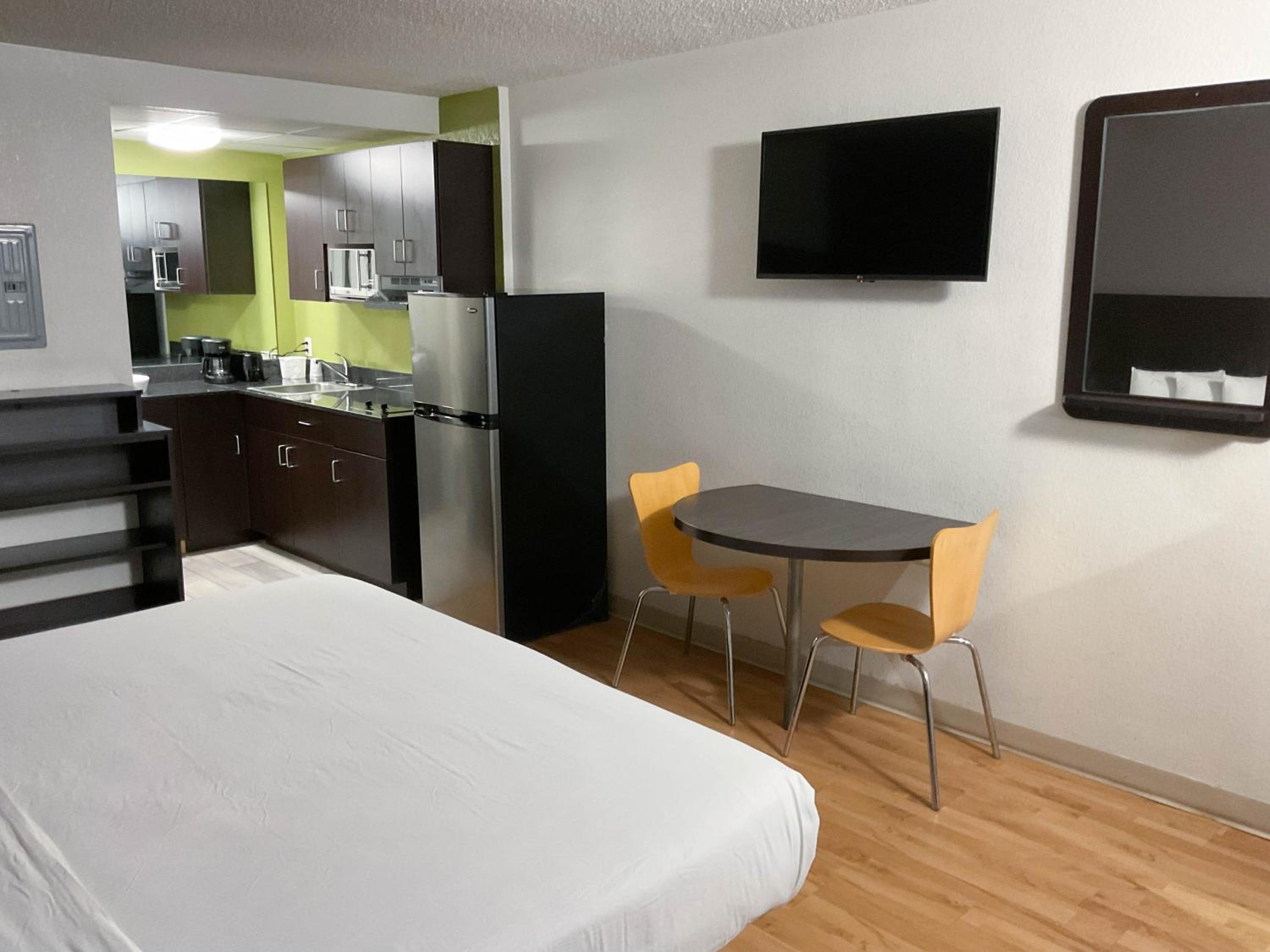Studio 6 Extended Stay - Columbus, GA -Downtown 8/30