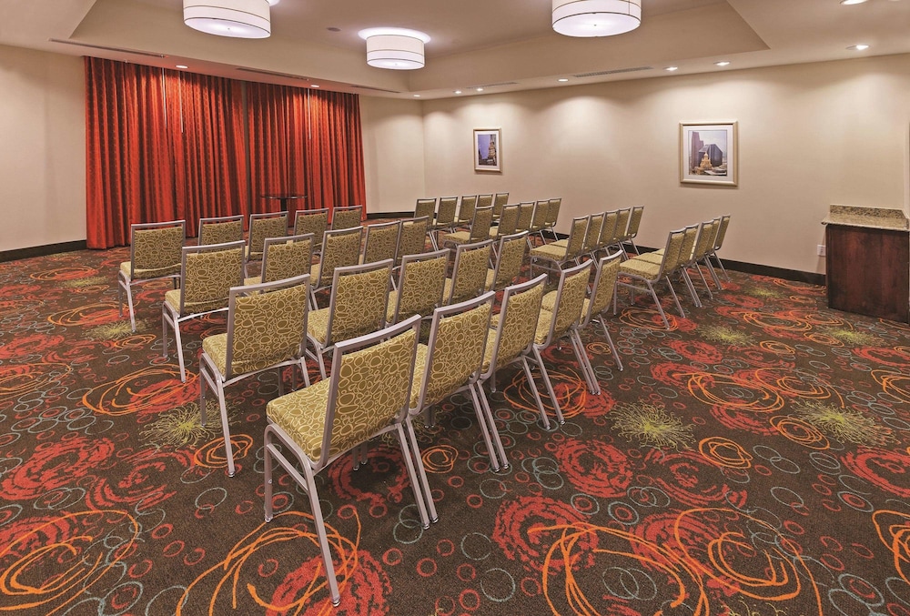 La Quinta Inn Suites Houston Willowbrook 48/61