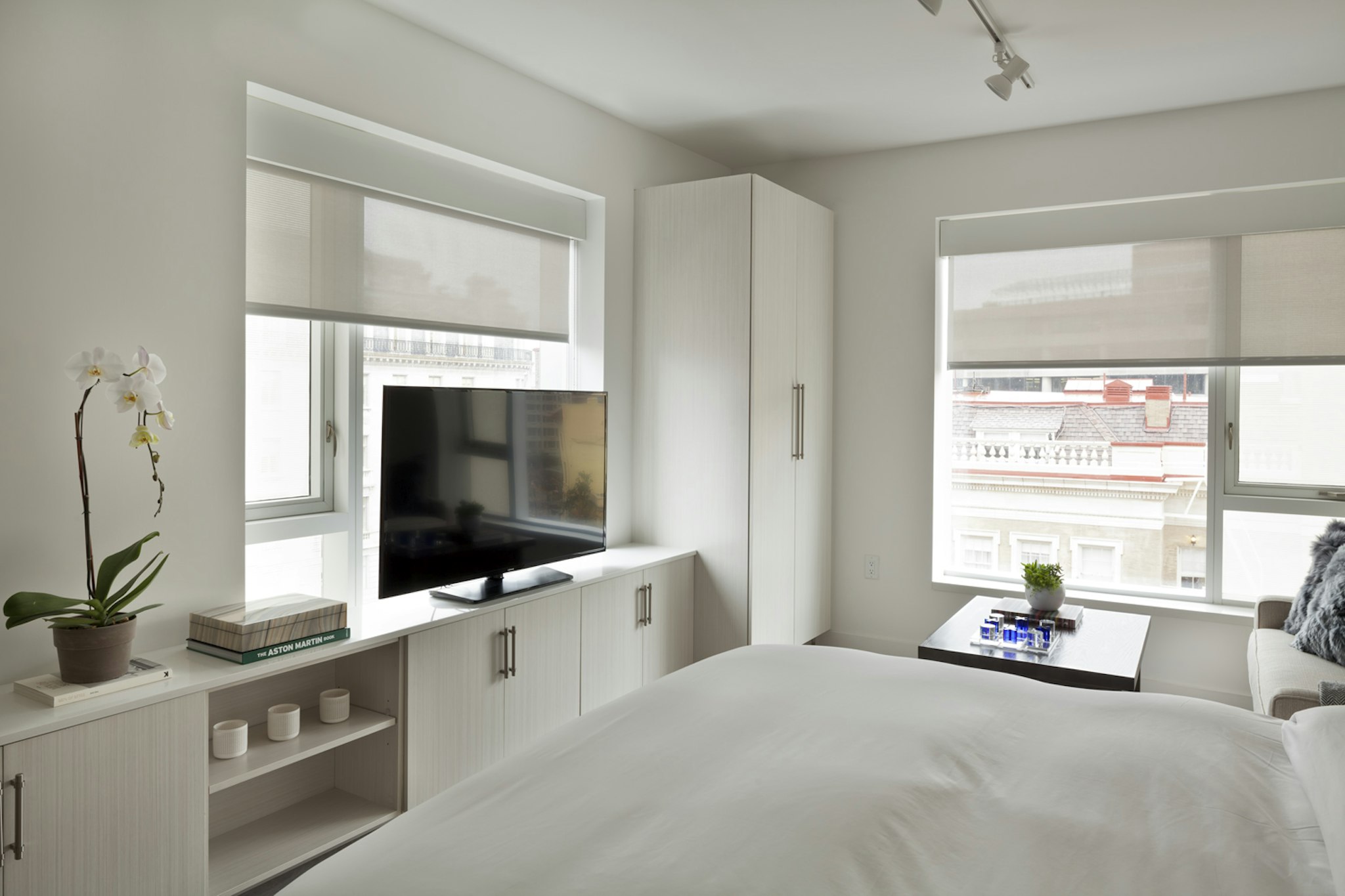 Placemakr Dupont Circle 12/64