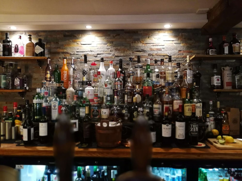 The Hood Arms 20/34