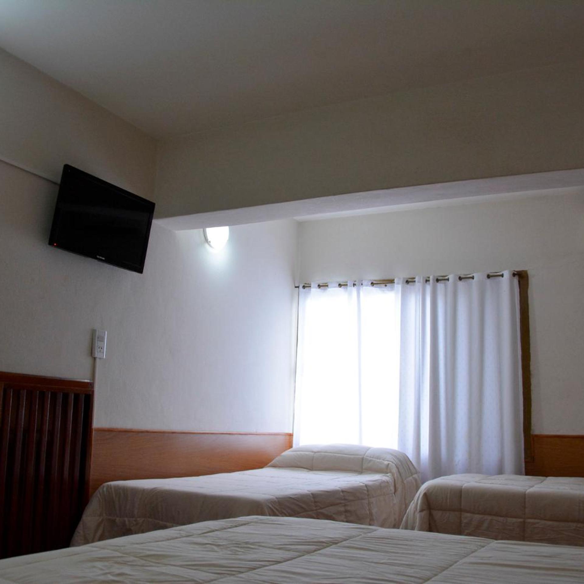 Hotel Menossi 12/35