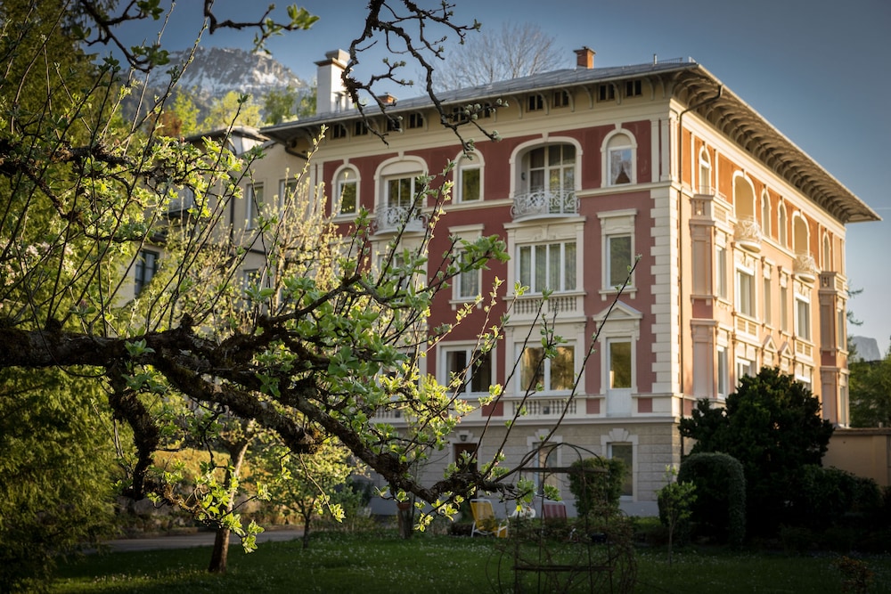 Hotel Sonnenbichl 54/58
