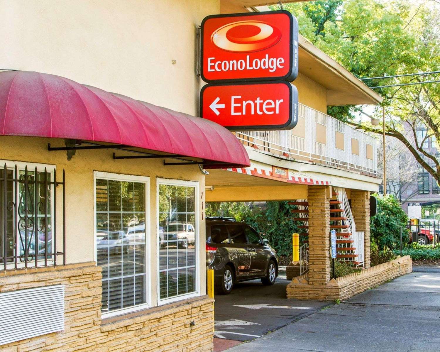 Econo Lodge Sacramento Convention Center 4/26