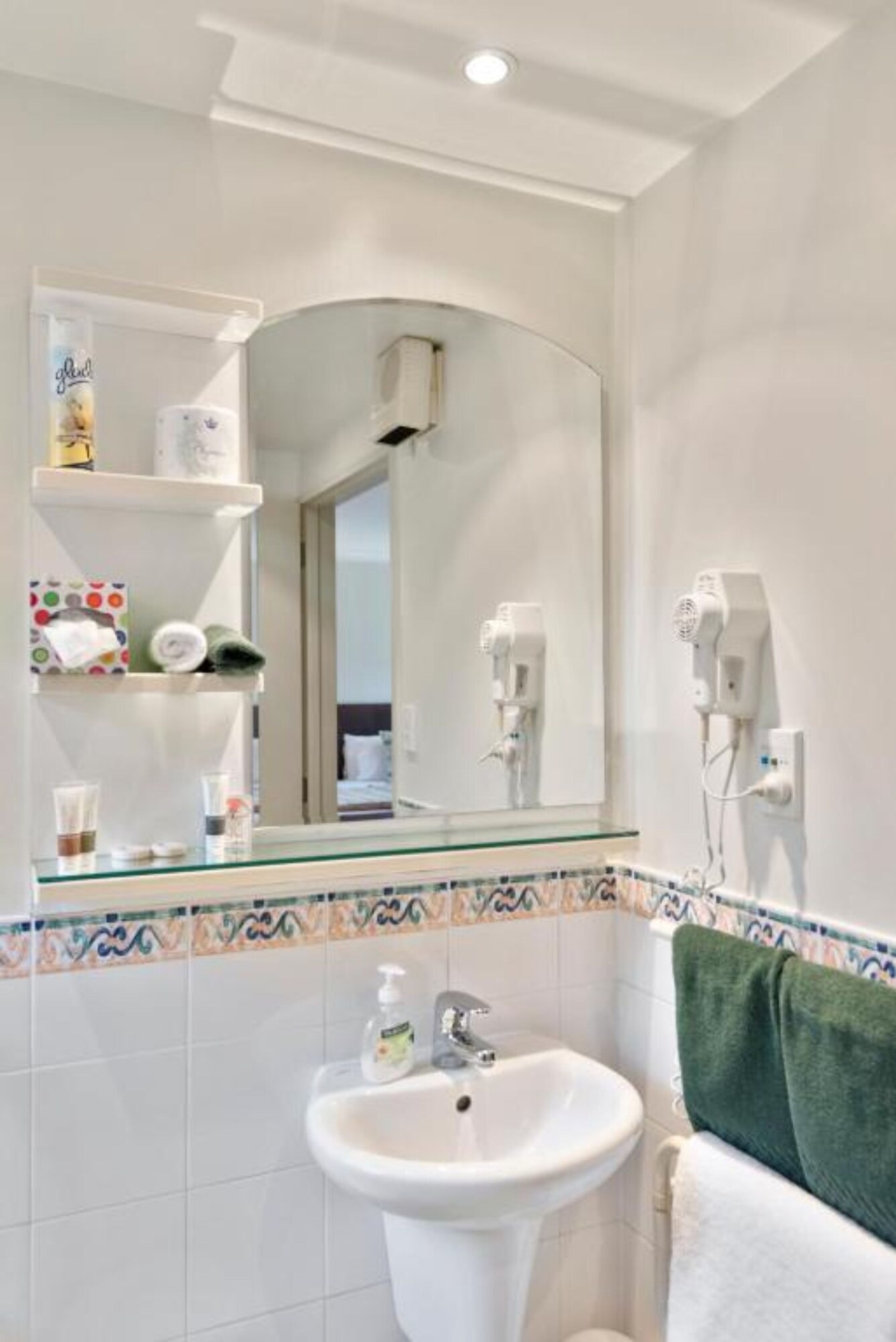 2 BEDROOMS, APARTMENT