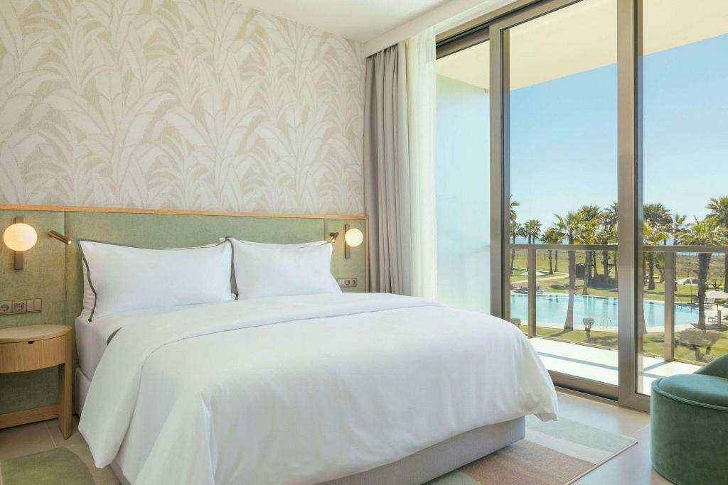 Junior Suite, King Bed, Sea View, Sofa, Balcony, The Westin Salgados Beach Resort, Algarve 2/7