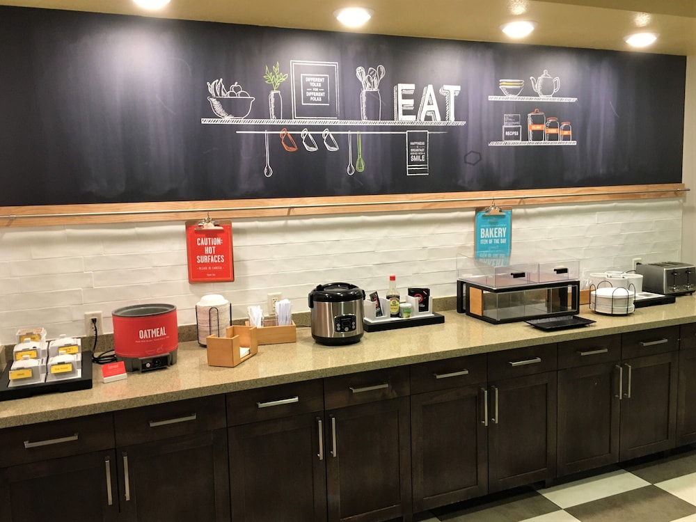 Hampton Inn & Suites Portland/Hillsboro-Evergreen Park 32/46