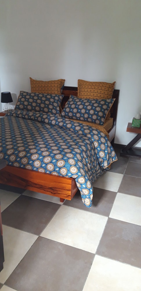 Villa Jaddis 12/50