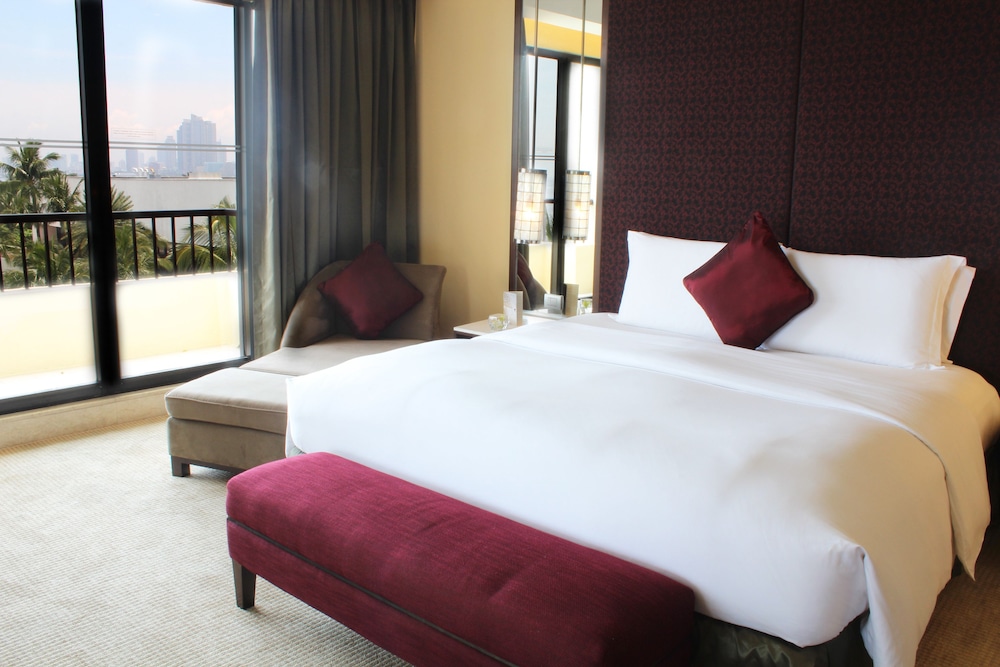 Sofitel Philippine Plaza Manila 20/75