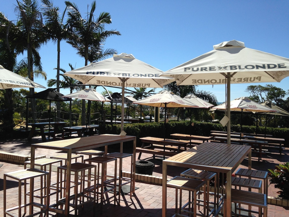 Hervey Bay Hotel and Resort 2/27