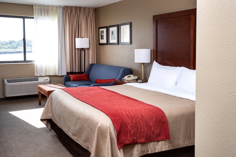 Comfort Inn River's Edge 11/26